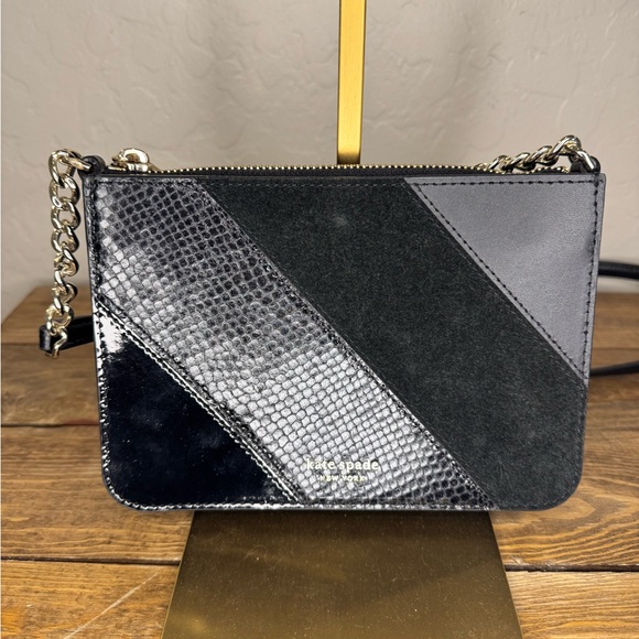 kate spade Handbags - EUC Kate Spade Black Crossbody Bag!